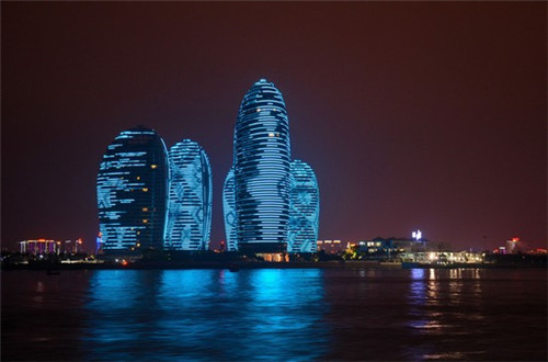 烘焙店创业人工成本高吗，烘焙店收益